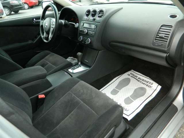 2009 Nissan Altima 2.5 4dr Sedan